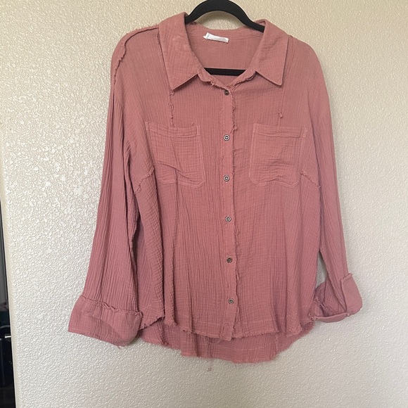 Women's Button-Up w/raw hem - Picture 1 of 6